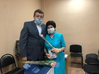 Владимир Дмитриев поздравил ветеранов медицины с наступающим профессиональным праздником